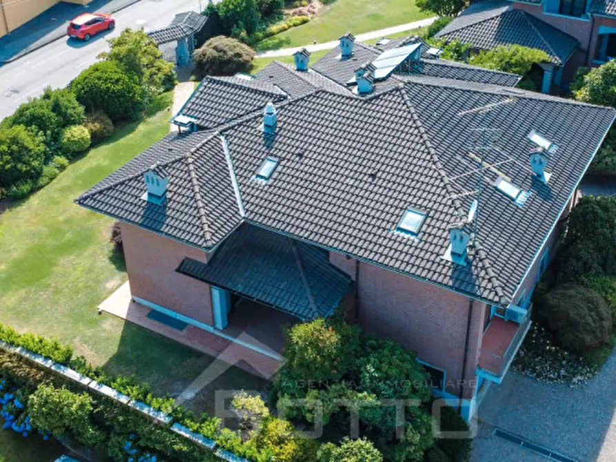 Immagine 32 di Villa in vendita  in VIA COSSATO a Gattinara