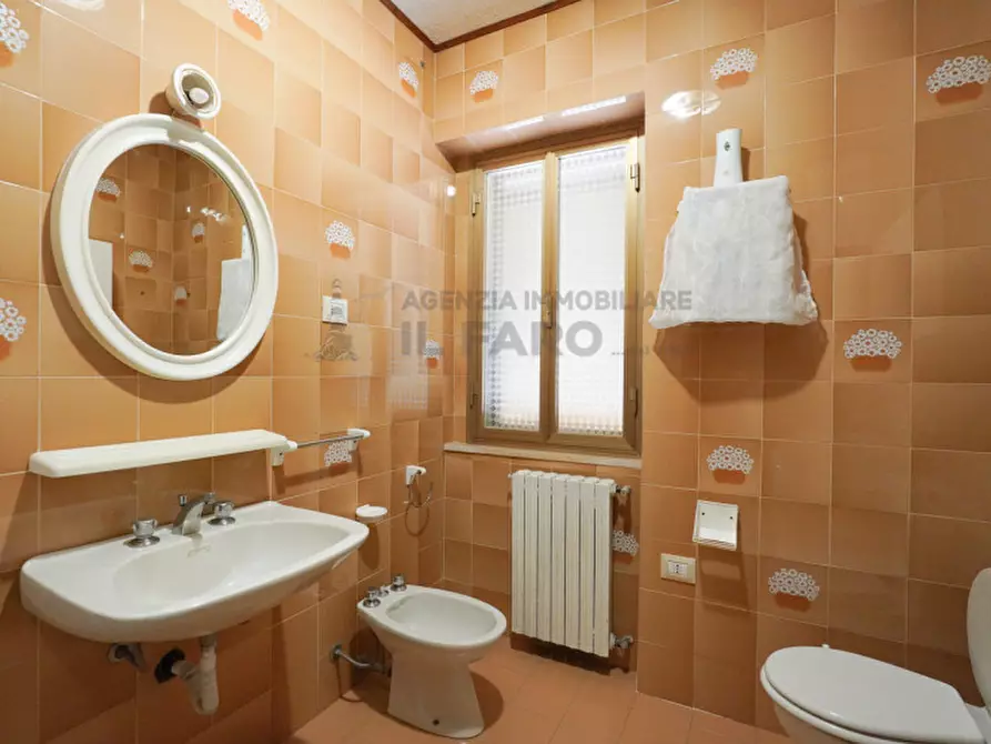 Immagine 15 di Appartamento in vendita  in Via Ugo La Malfa a La Maddalena