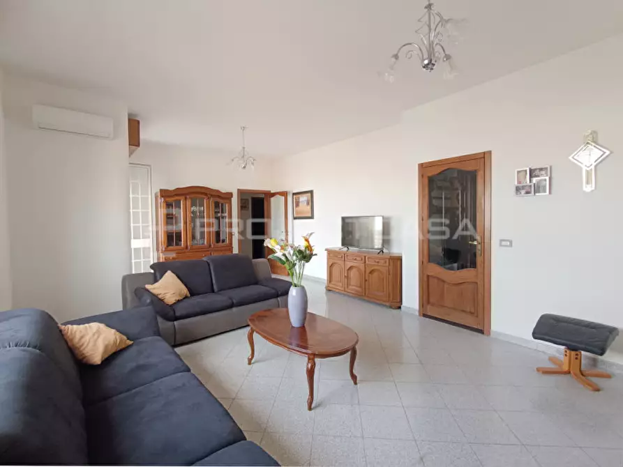 Immagine 2 di Casa indipendente in vendita  in Via Mascagni a Nociglia