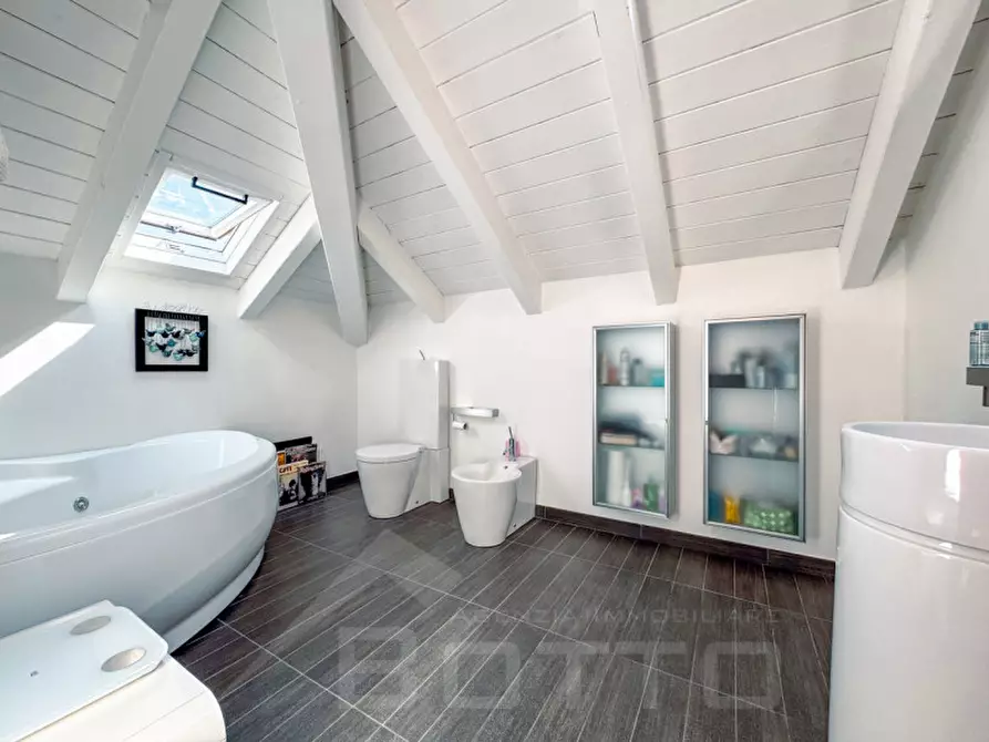 Immagine 21 di Appartamento in vendita  in via novara 40 a Borgomanero