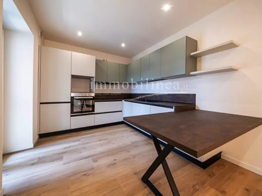 Immagine 1 di Appartamento in vendita  in Via fratelli canestrali a Costermano sul Garda