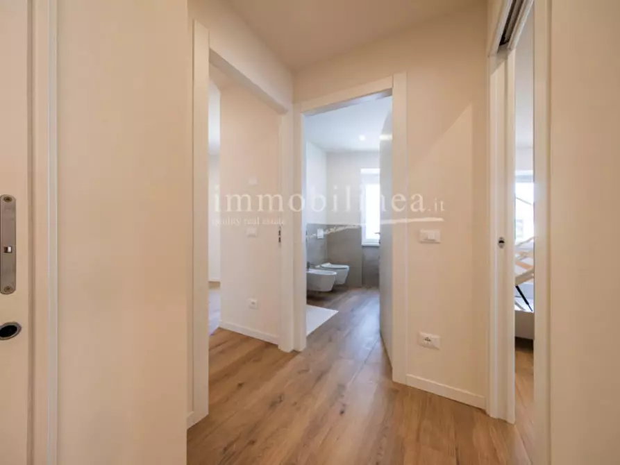 Immagine 3 di Appartamento in vendita  in Via fratelli canestrali a Costermano sul Garda