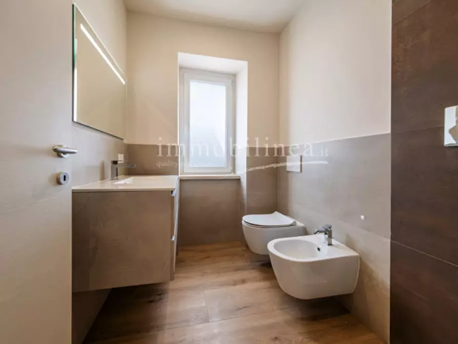 Immagine 12 di Appartamento in vendita  in Via fratelli canestrali a Costermano sul Garda