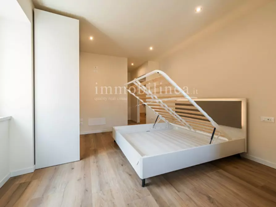 Immagine 14 di Appartamento in vendita  in Via fratelli canestrali a Costermano sul Garda