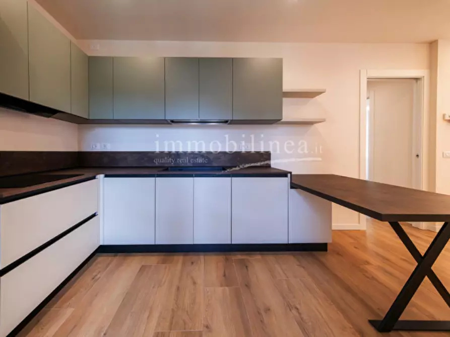 Immagine 17 di Appartamento in vendita  in Via fratelli canestrali a Costermano sul Garda