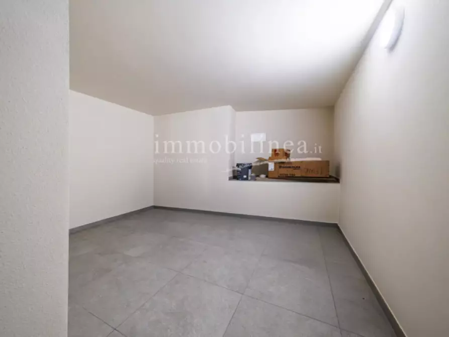 Immagine 19 di Appartamento in vendita  in Via fratelli canestrali a Costermano sul Garda