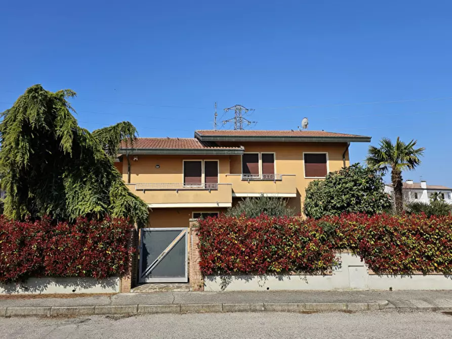 Immagine 5 di Casa indipendente in vendita  in Via Michelangelo Buonarroti a Pozzonovo