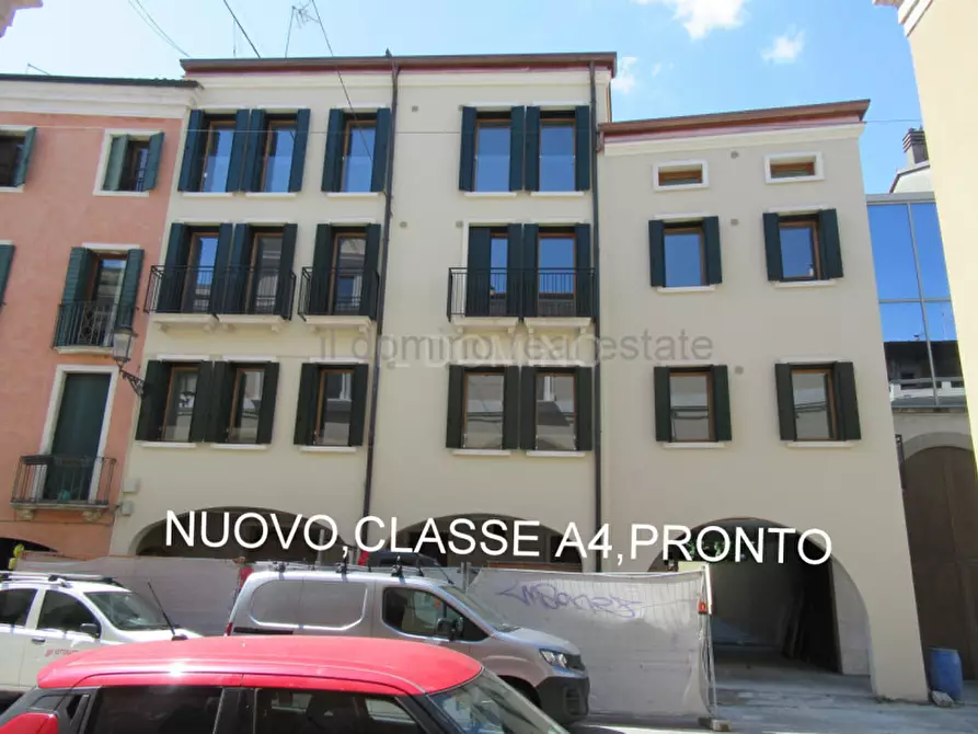 Immagine 19 di Appartamento in vendita  in Via dei Savonarola a Padova