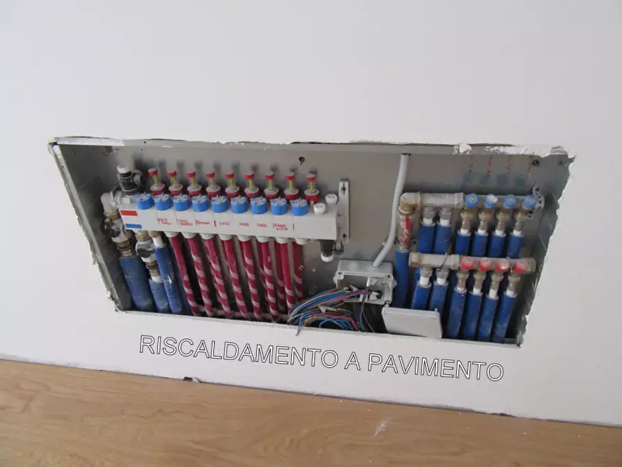 Immagine 21 di Appartamento in vendita  in Via dei Savonarola a Padova