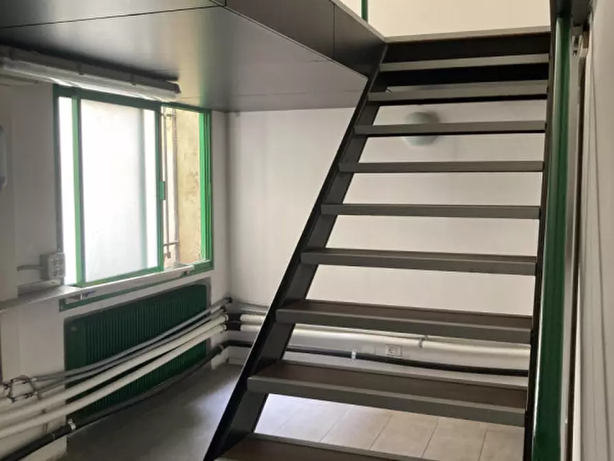 Immagine 4 di Negozio in affitto  in Via del Santo 14 a Padova