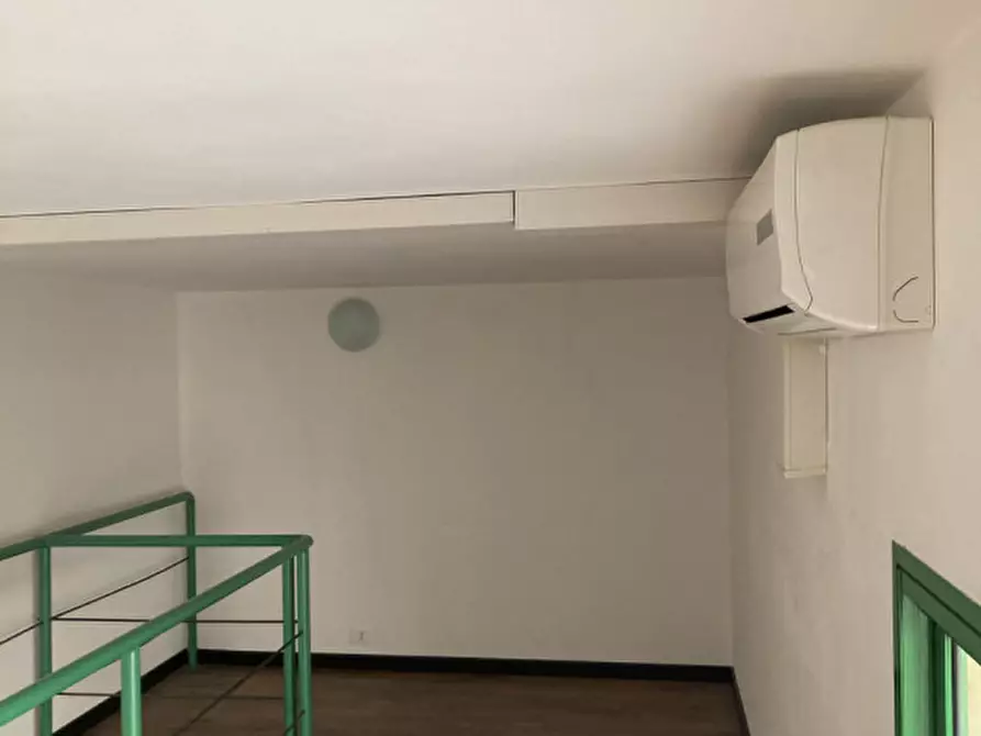 Immagine 9 di Negozio in affitto  in Via del Santo 14 a Padova