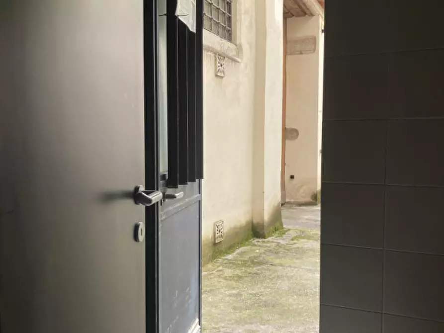 Immagine 12 di Negozio in affitto  in Via del Santo 14 a Padova