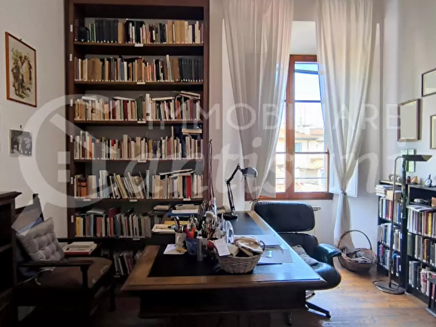 Immagine 16 di Appartamento in vendita  in via feanza a Firenze