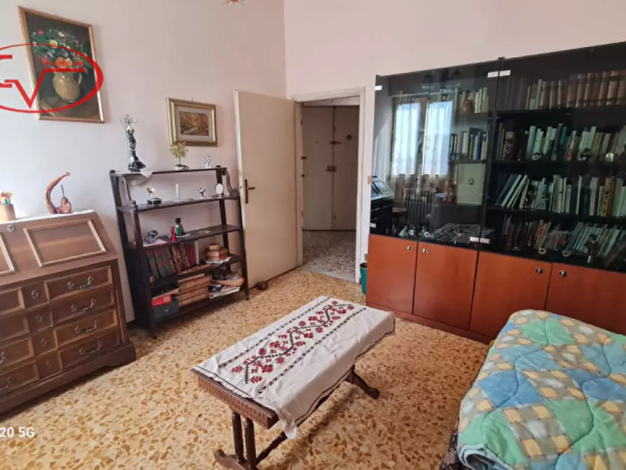 Immagine 5 di Appartamento in vendita  in Via Montegrappa a Montevarchi