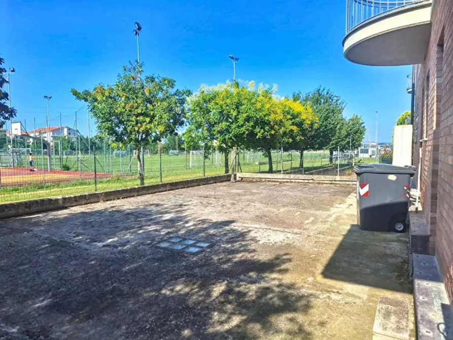 Immagine 9 di Negozio in vendita  in Via Selva, 60037 Monte San Vito AN, Italia a Monte San Vito