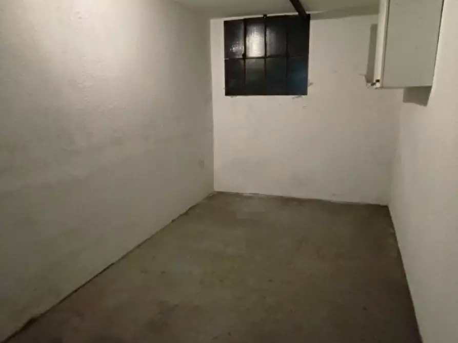 Immagine 3 di Garage in vendita  in VICOLO CIECO PARIGINO a Verona