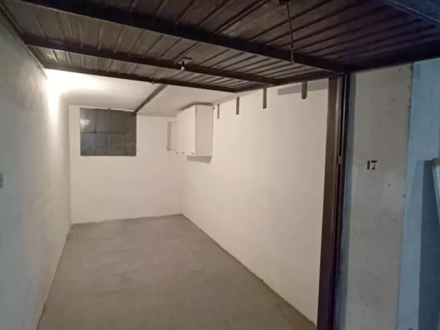 Immagine 4 di Garage in vendita  in VICOLO CIECO PARIGINO a Verona