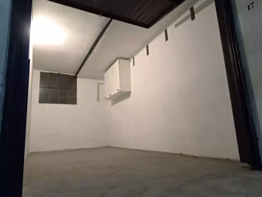 Immagine 7 di Garage in vendita  in VICOLO CIECO PARIGINO a Verona