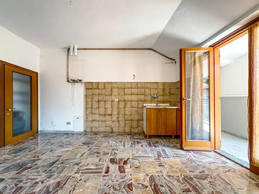 Immagine 1 di Appartamento in vendita  in Via Alto Vergante 226 a Brovello-Carpugnino