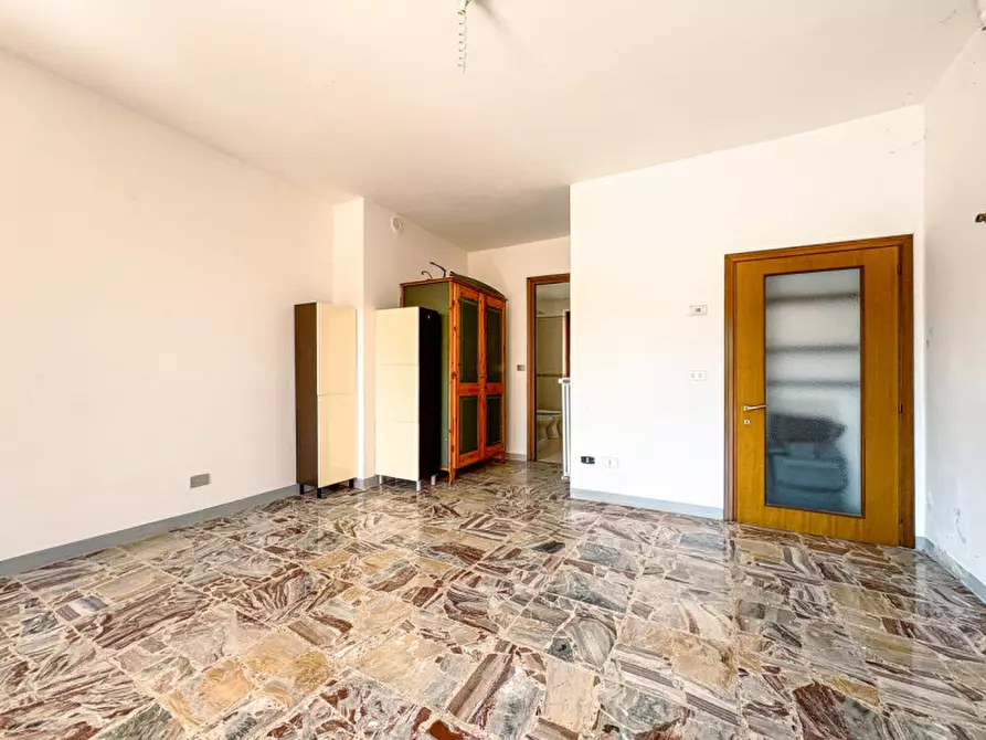 Immagine 5 di Appartamento in vendita  in Via Alto Vergante 226 a Brovello-Carpugnino