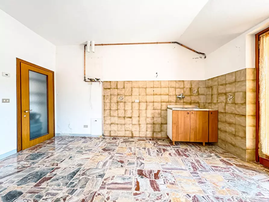 Immagine 7 di Appartamento in vendita  in Via Alto Vergante 226 a Brovello-Carpugnino