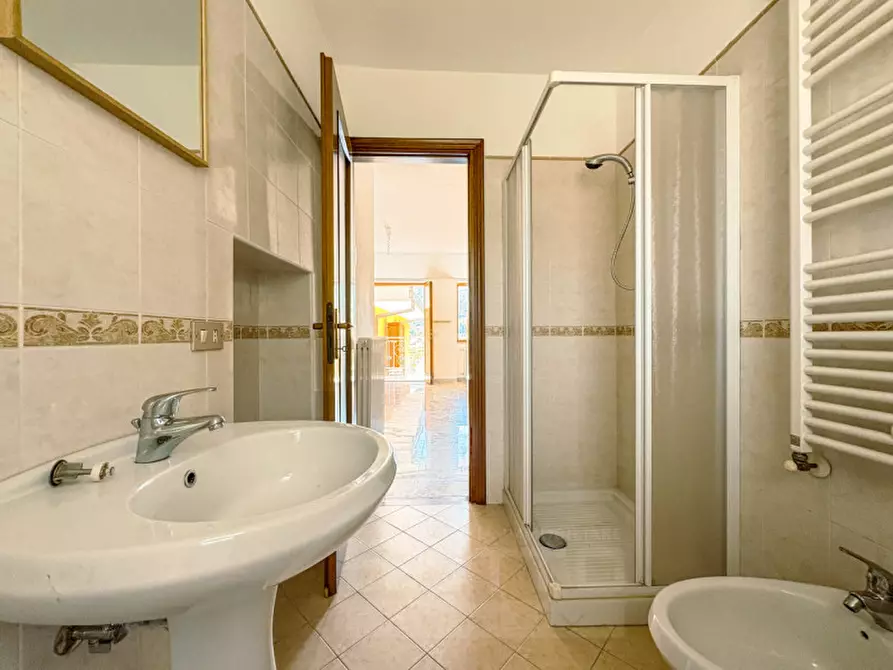 Immagine 9 di Appartamento in vendita  in Via Alto Vergante 226 a Brovello-Carpugnino