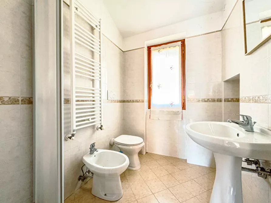 Immagine 10 di Appartamento in vendita  in Via Alto Vergante 226 a Brovello-Carpugnino