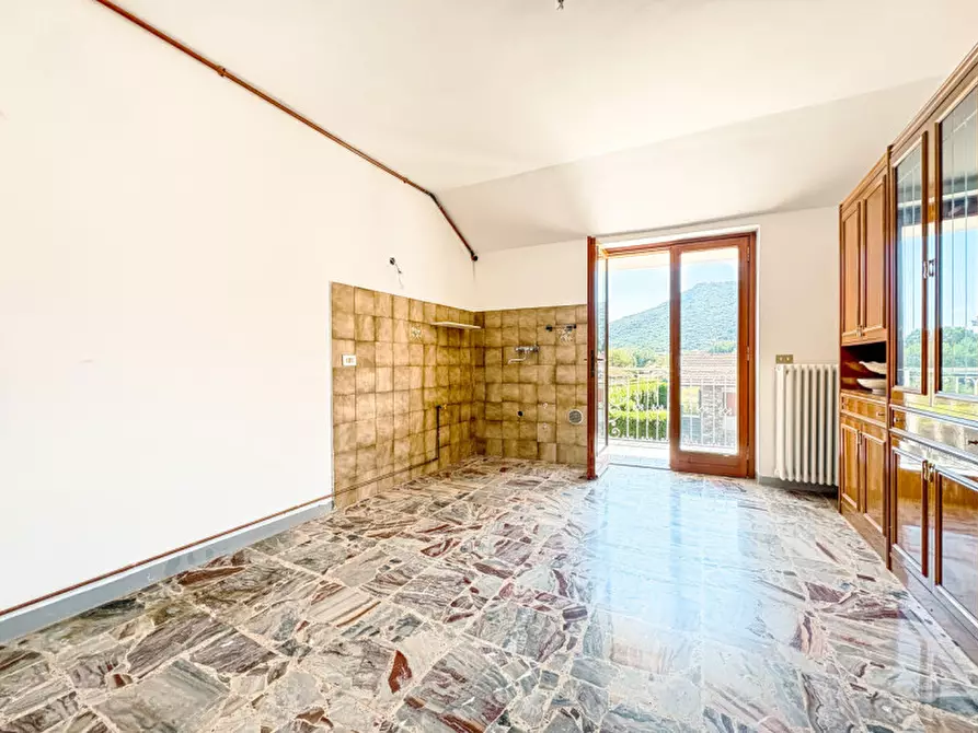 Immagine 1 di Appartamento in vendita  in Via Alto Vergante 226 a Brovello-Carpugnino