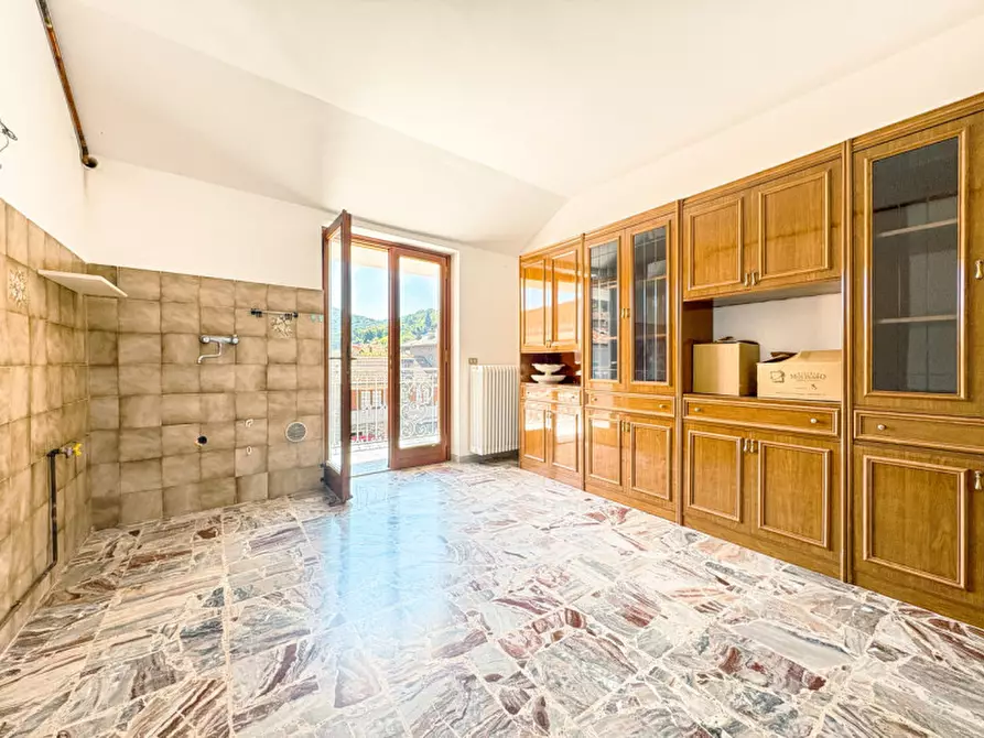 Immagine 5 di Appartamento in vendita  in Via Alto Vergante 226 a Brovello-Carpugnino