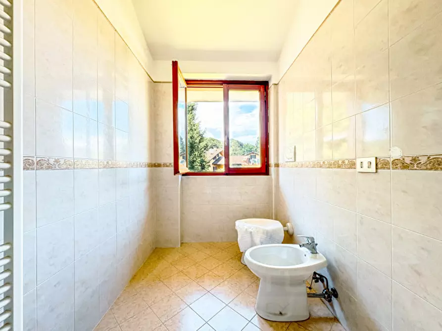 Immagine 10 di Appartamento in vendita  in Via Alto Vergante 226 a Brovello-Carpugnino