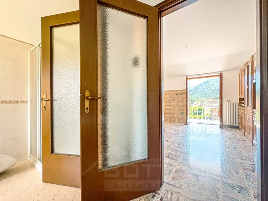 Immagine 11 di Appartamento in vendita  in Via Alto Vergante 226 a Brovello-Carpugnino