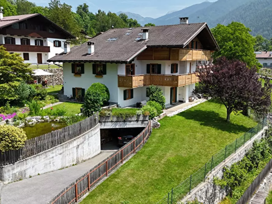 Immagine 30 di Villa in vendita  in Via delle Capre a Spiazzo