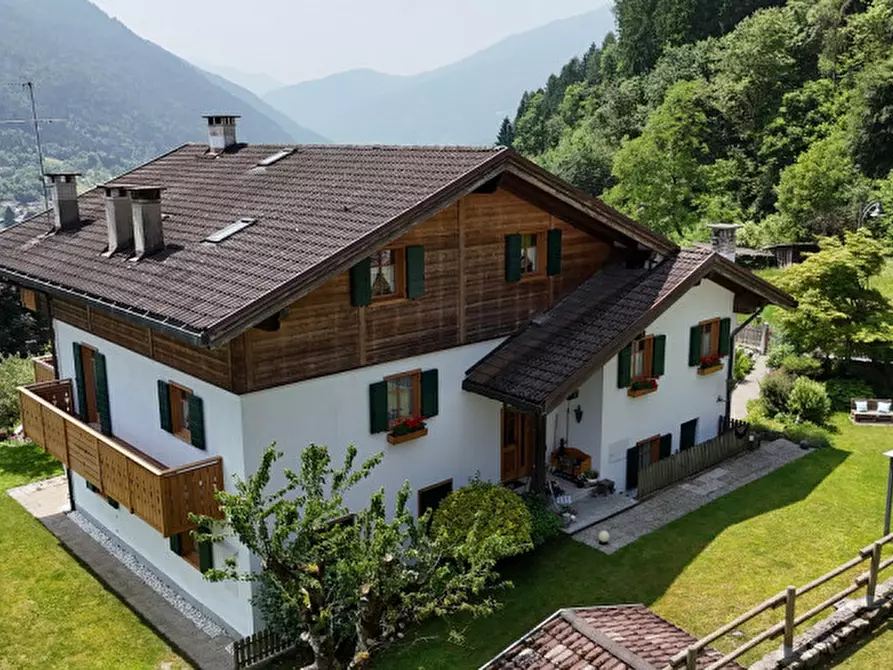 Immagine 33 di Villa in vendita  in Via delle Capre a Spiazzo