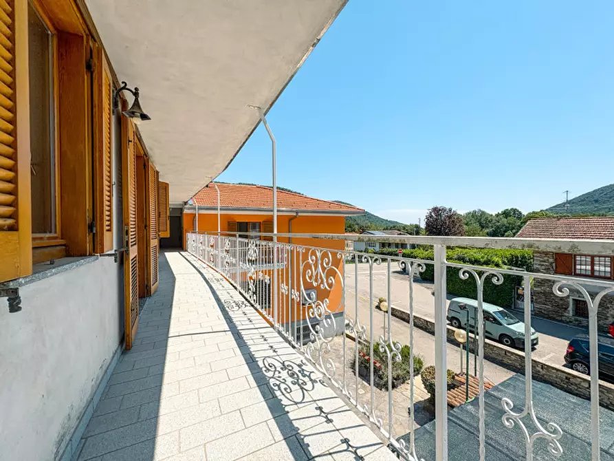 Immagine 2 di Appartamento in vendita  in Via Alto Vergante 226 a Brovello-Carpugnino