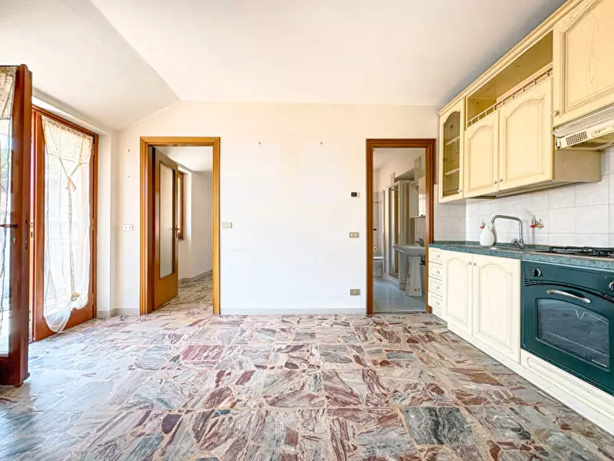 Immagine 3 di Appartamento in vendita  in Via Alto Vergante 226 a Brovello-Carpugnino