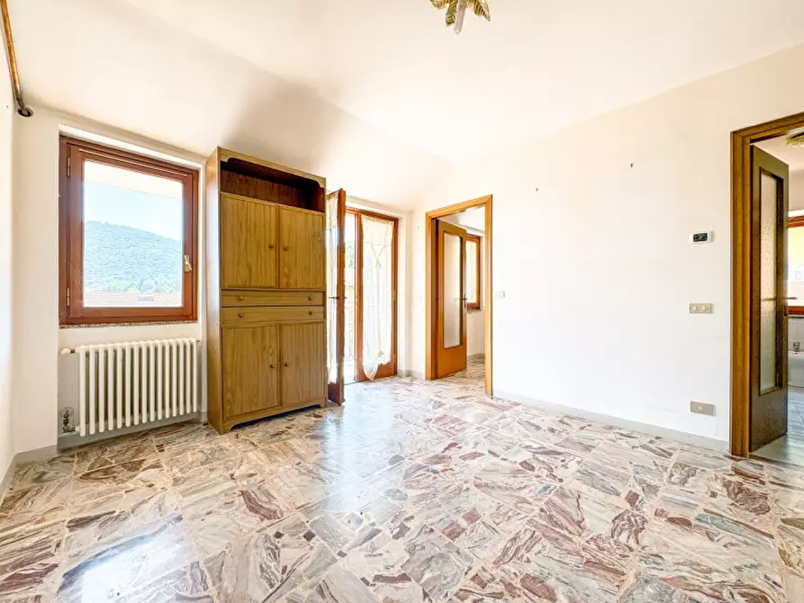 Immagine 4 di Appartamento in vendita  in Via Alto Vergante 226 a Brovello-Carpugnino