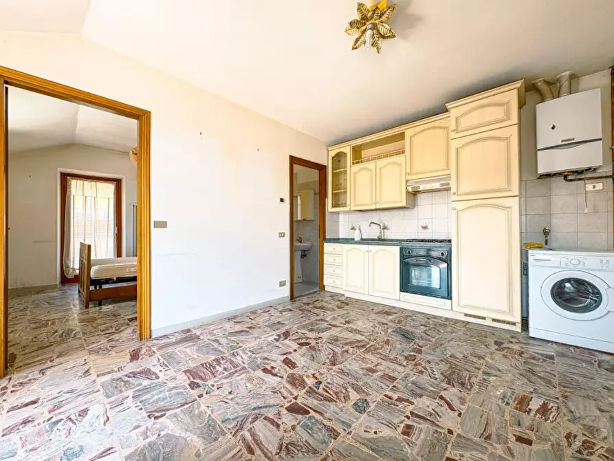 Immagine 5 di Appartamento in vendita  in Via Alto Vergante 226 a Brovello-Carpugnino