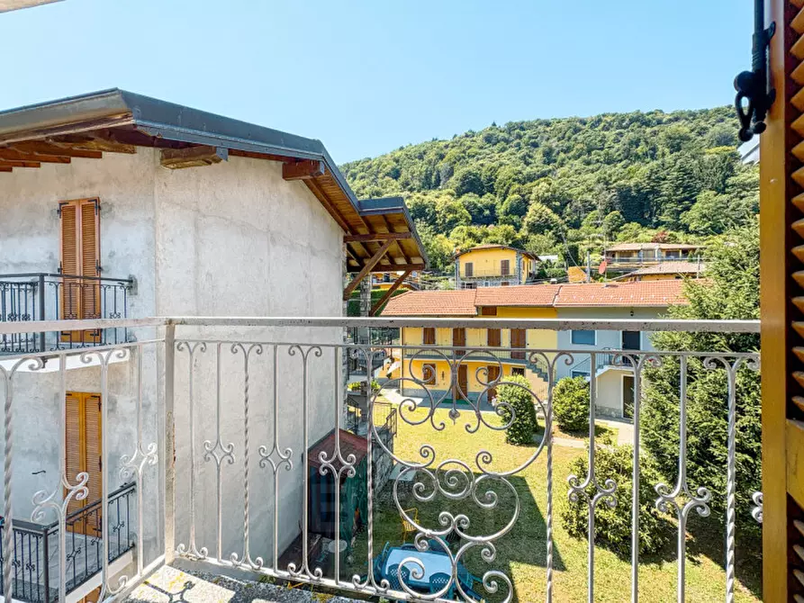 Immagine 7 di Appartamento in vendita  in Via Alto Vergante 226 a Brovello-Carpugnino