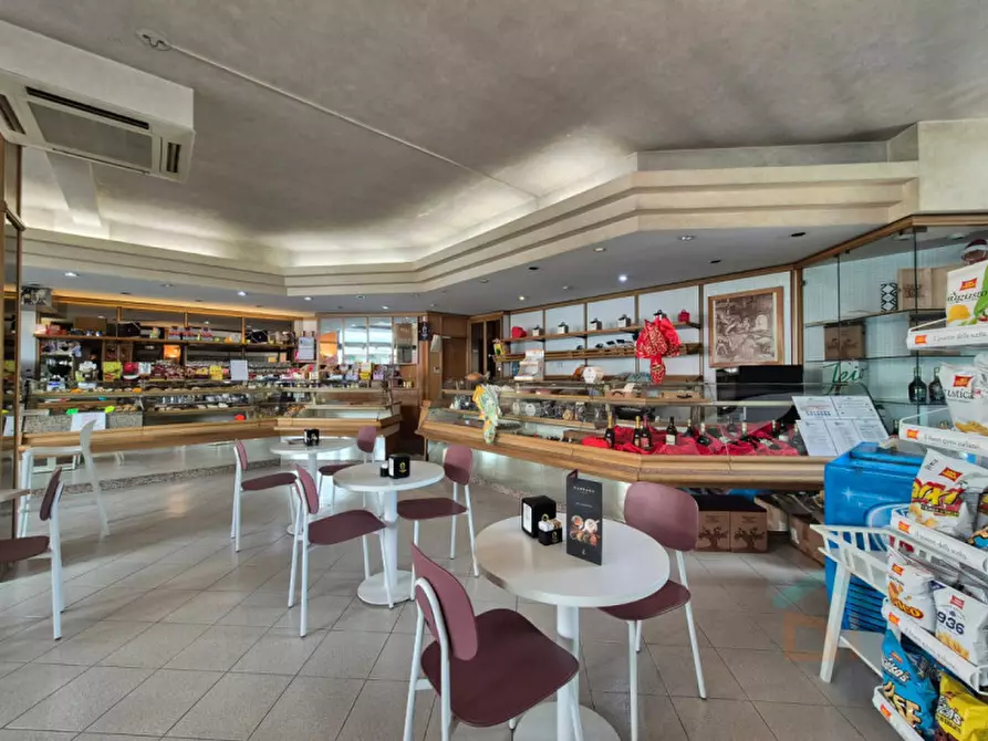 Immagine 2 di Attività commerciale in vendita  in Via Roma a Cervignano Del Friuli