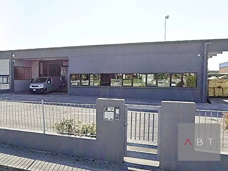 Immagine 1 di Capannone industriale in vendita  a Caerano Di San Marco