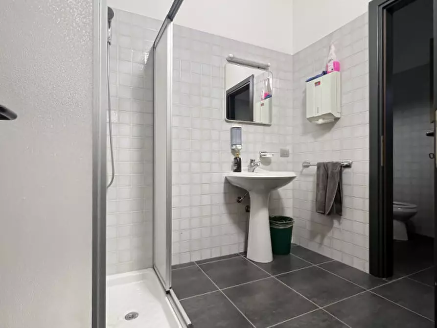 Immagine 8 di Capannone industriale in vendita  a Caerano Di San Marco