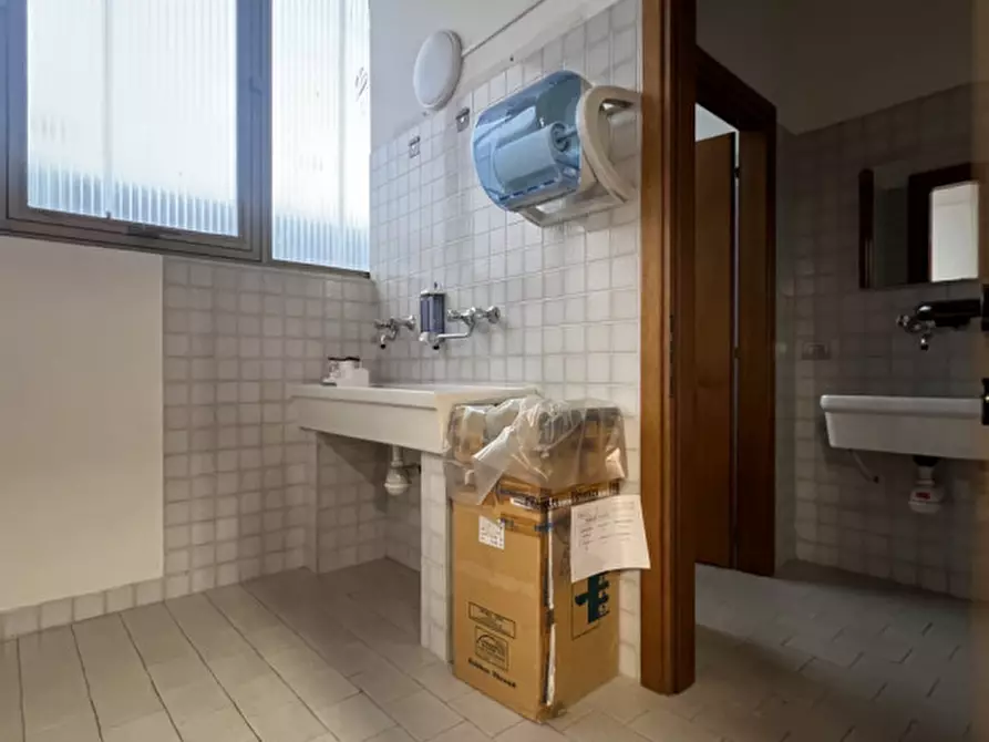 Immagine 11 di Capannone industriale in vendita  a Caerano Di San Marco