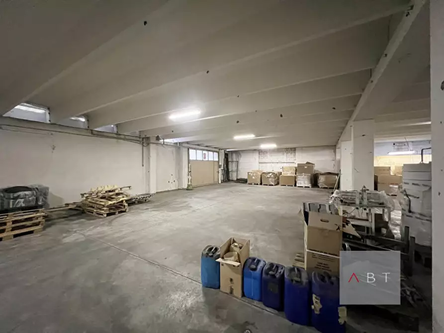 Immagine 15 di Capannone industriale in vendita  a Caerano Di San Marco