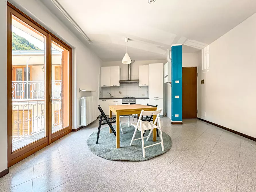 Immagine 3 di Appartamento in vendita  in Via Alto Vergante 226 a Brovello-Carpugnino