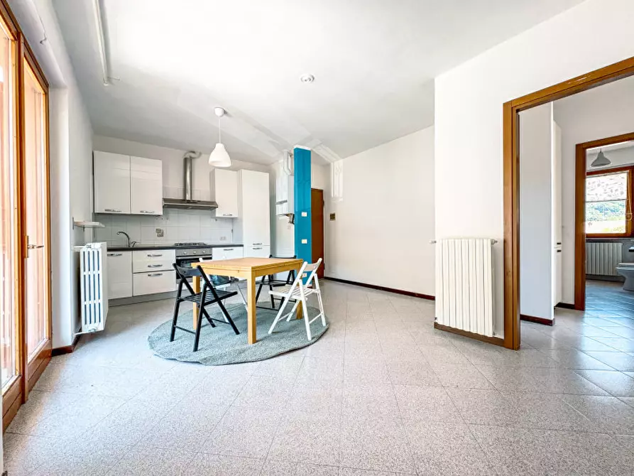 Immagine 5 di Appartamento in vendita  in Via Alto Vergante 226 a Brovello-Carpugnino