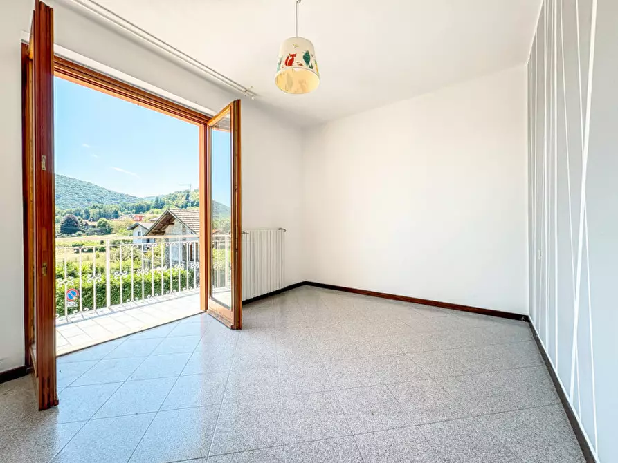 Immagine 7 di Appartamento in vendita  in Via Alto Vergante 226 a Brovello-Carpugnino