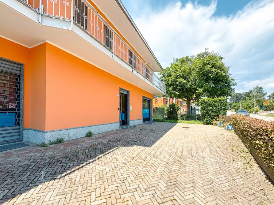 Immagine 14 di Negozio in vendita  in Via Alto Vergante 226 a Brovello-Carpugnino