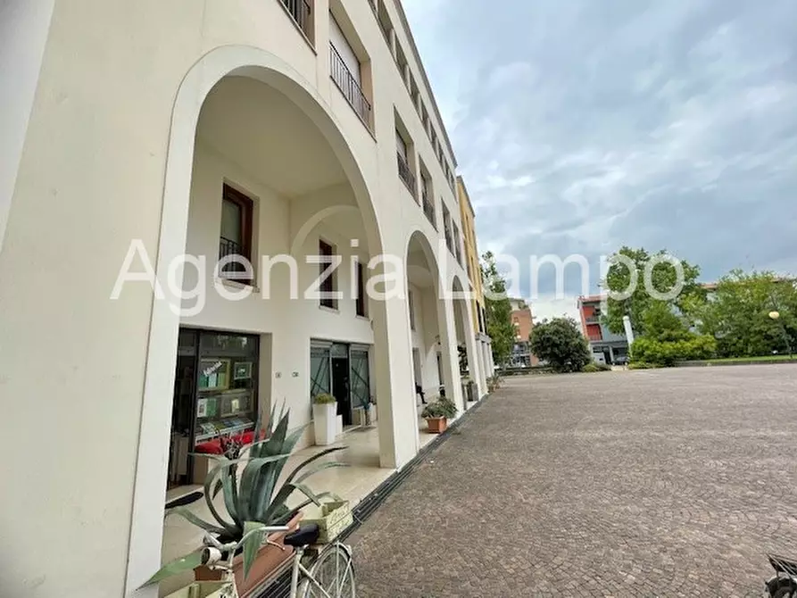 Immagine 2 di Negozio in vendita  in Piazza Marinetti a Portogruaro