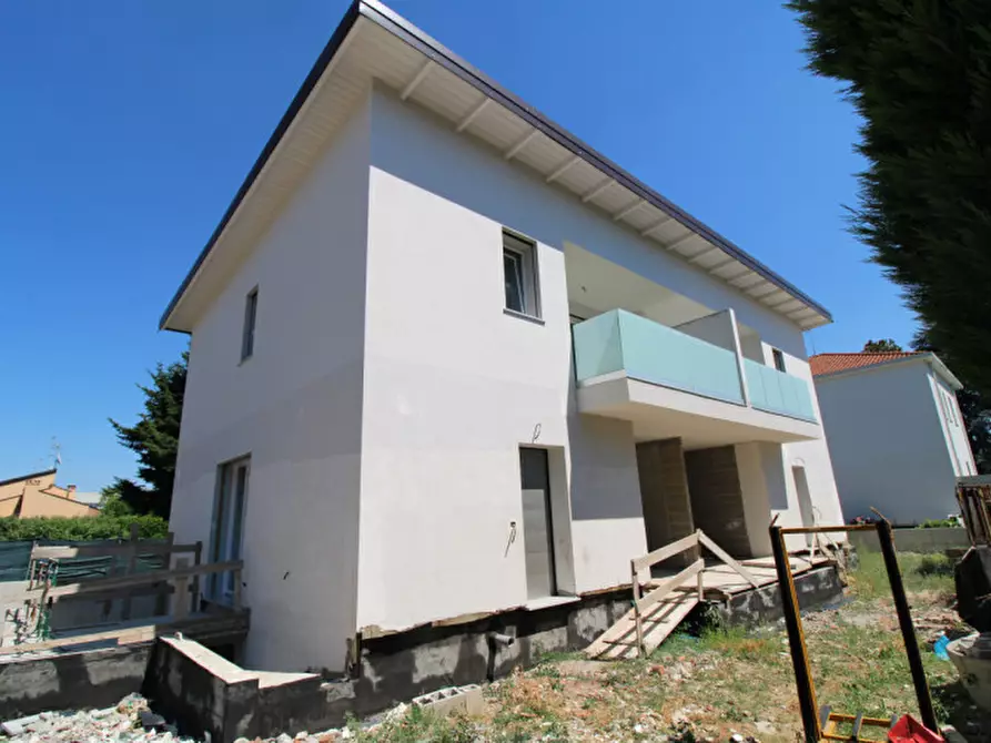 Immagine 1 di Casa bifamiliare in vendita  in Via Vittorio Alfieri a Vedano Al Lambro