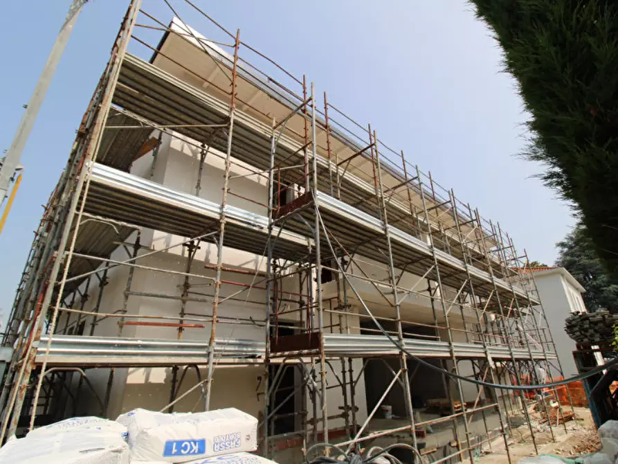 Immagine 3 di Casa bifamiliare in vendita  in Via Vittorio Alfieri a Vedano Al Lambro